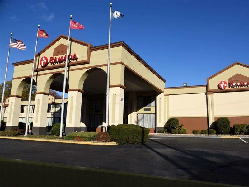 Ramada By Wyndham Triangle/Quantico Hotel Exterior photo